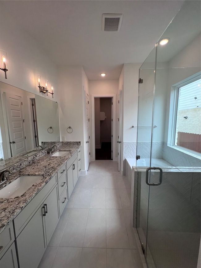 1340 Robin Trl, House other with 4 bedrooms, 4 bathrooms and 5 parking in Round Rock TX | Image 5
