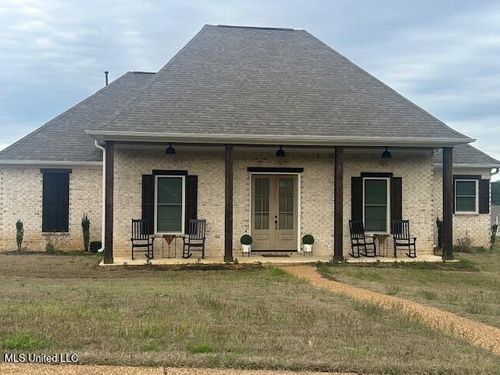 2154 Laughter Rd N, Nesbit, MS, 38651-8904 | Card Image