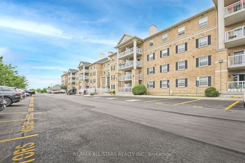 304-7428 Markham Rd, Markham, ON, L3S4V6 | Card Image
