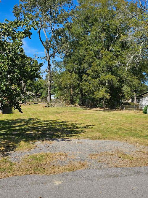 7130 Scotts Dr, Beaumont, TX, 77708-1025 | Card Image