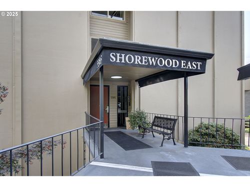 5203-5585 E Evergreen Blvd, Vancouver, WA, 98661-6647 | Card Image