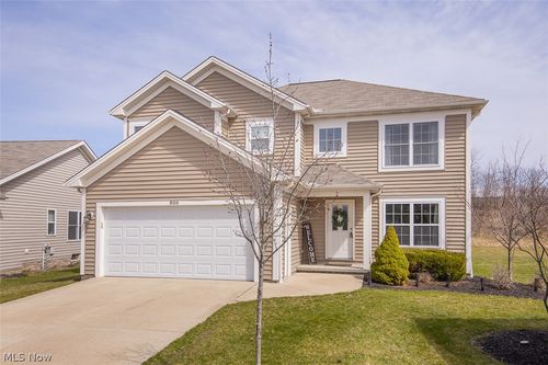 806 Pepperell Ct, Macedonia, OH, 44056-2267 | Card Image