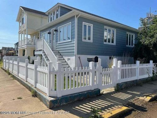 29 Huddy Ave, Highlands, NJ, 07732-1419 | Card Image