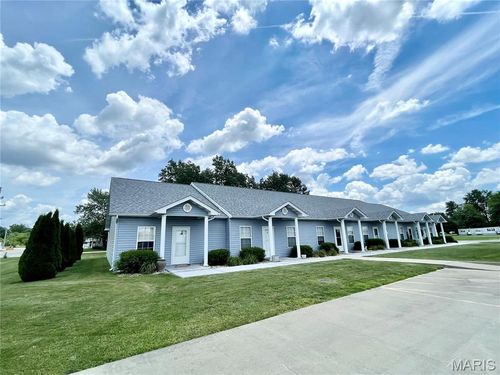 700 W Ferdon St, Litchfield, IL, 62056-1463 | Card Image