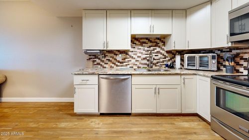 610-7950 E Camelback Rd, Scottsdale, AZ, 85251-2615 | Card Image