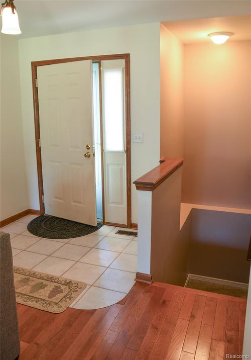 246 Quail Dr, Capac, MI, 48014-3740 | Card Image