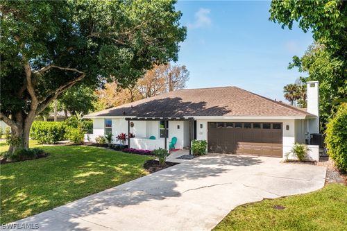 237 Burning Tree Dr, NAPLES, FL, 34105-6305 | Card Image