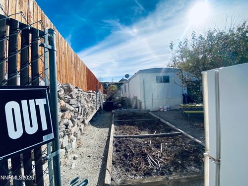 210 N South St, Tonopah, NV, 89049-1560 | Card Image