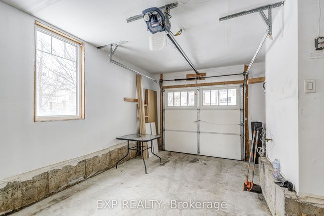 979 Nadalin Hts, House attached with 4 bedrooms, 2 bathrooms and 1 parking in Milton ON | Image 35