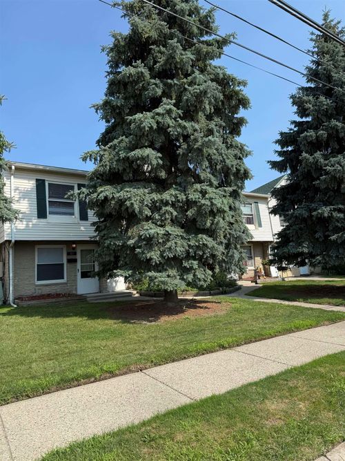 109 Floral Ave, Mount Clemens, MI, 48043-2161 | Card Image