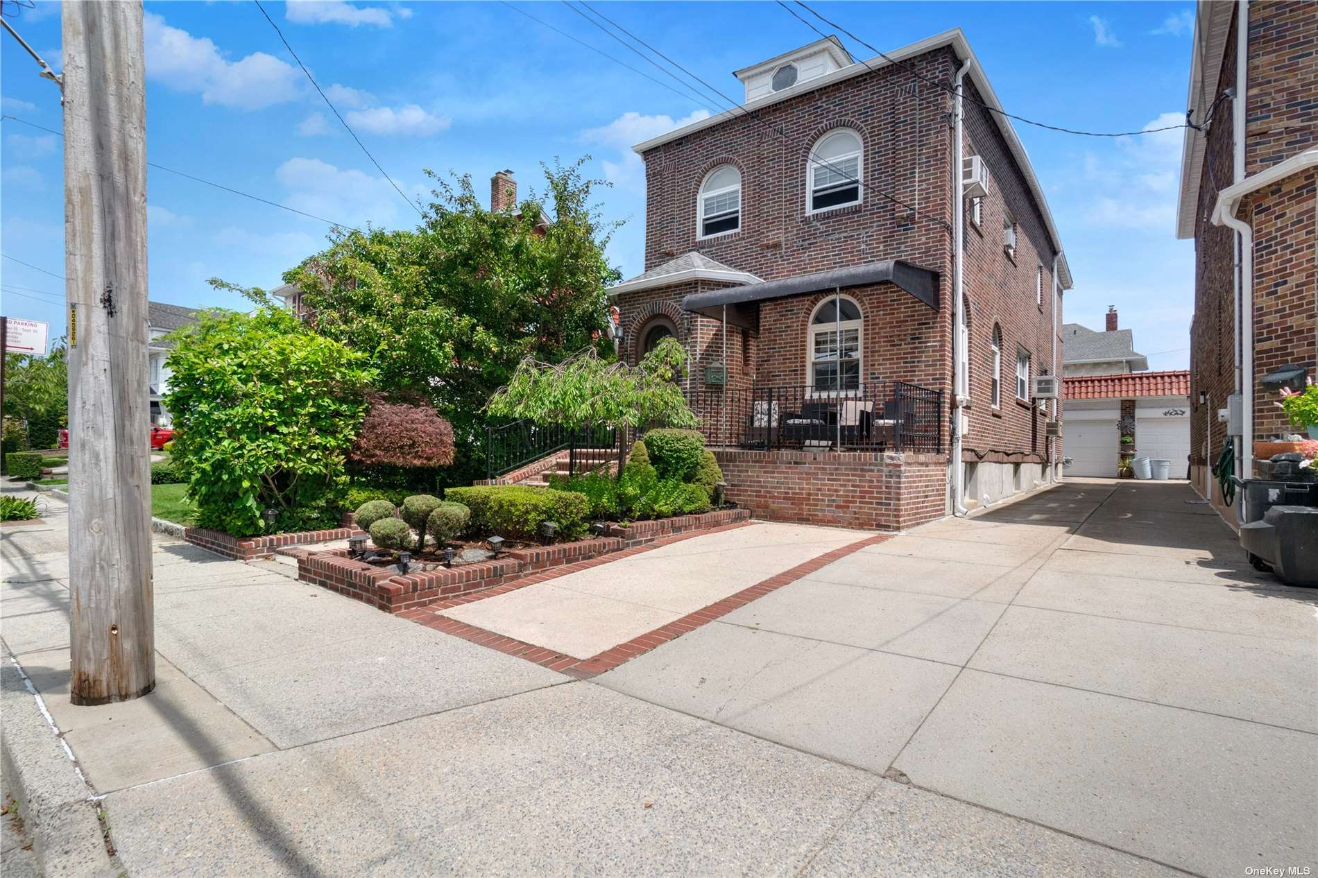 Beach 137th St, Rockaway Park, NY 11694