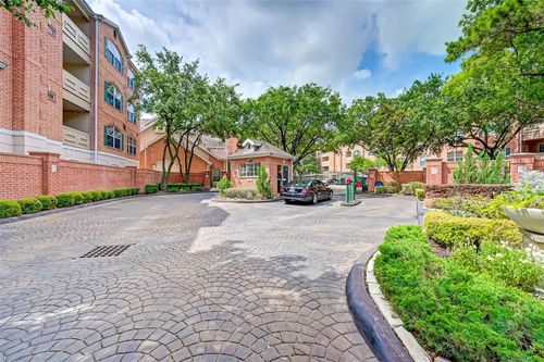 apt-b220-2111 Welch St, Houston, TX, 77019-7607 | Card Image
