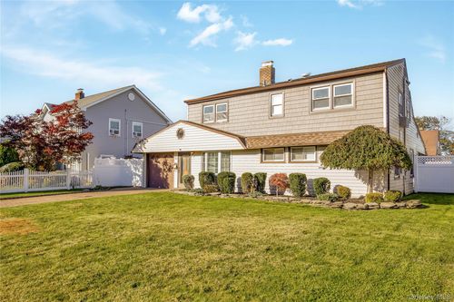 44 Sparrow Ln, Levittown, NY, 11756-4022 | Card Image