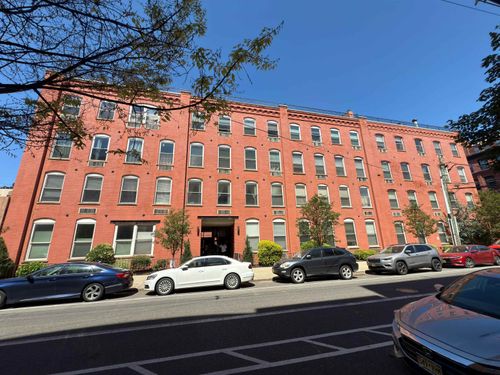 apt-3k-222 Grand St, Hoboken, NJ, 07030-2589 | Card Image