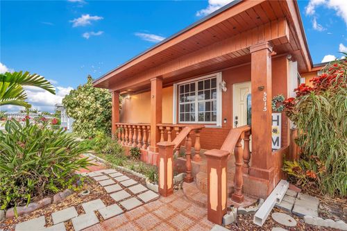 5015 E Palm Ct, Hialeah, FL, 33013-1434 | Card Image