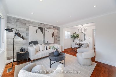 118 Glencrest Blvd, House other with 3 bedrooms, 2 bathrooms and 5 parking in East York ON | Image 3