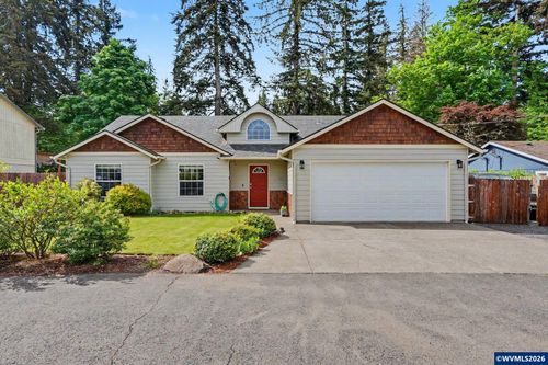 632 W Maple St, Stayton, OR, 97383 | Card Image