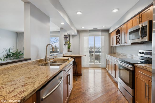APT-407 - 8001 W Courte Dr, Condo with 2 bedrooms, 2 bathrooms and 1 parking in Niles IL | Image 6