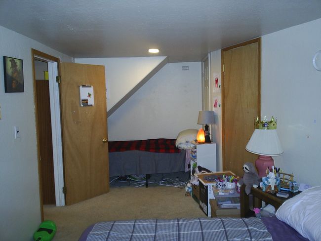640 1/2 Bedroom featuring carpet flooring | Image 29