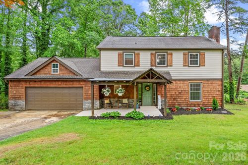 4 Beechwood Lakes Dr, Hendersonville, NC, 28792-9204 | Card Image