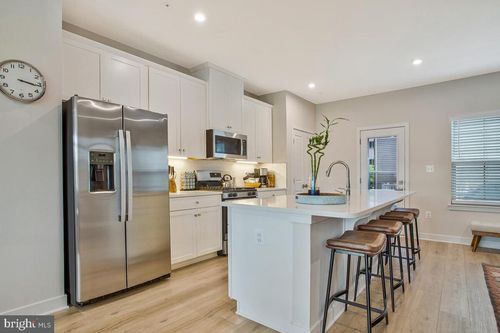 2809 Battersea Lake Loop, HYATTSVILLE, MD, 20782-4067 | Card Image