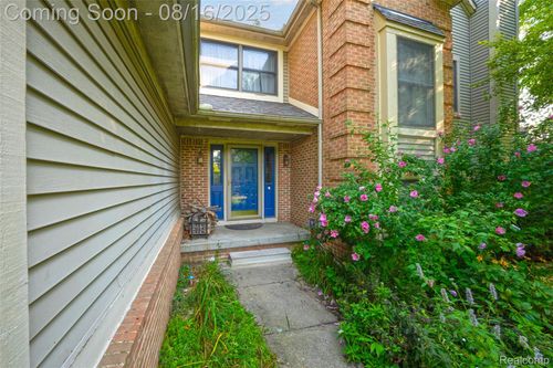 6338 Almond Ln, Clarkston, MI, 48346-2200 | Card Image