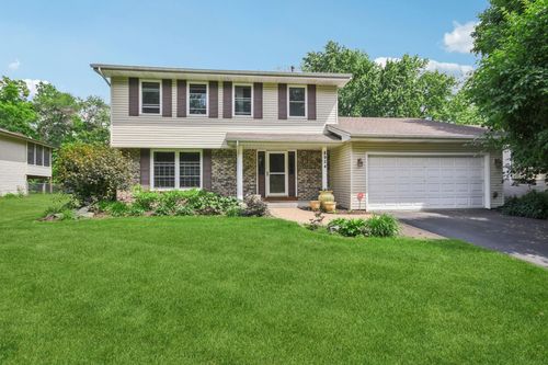 8924 Darnel Rd, Eden Prairie, MN, 55347-1911 | Card Image