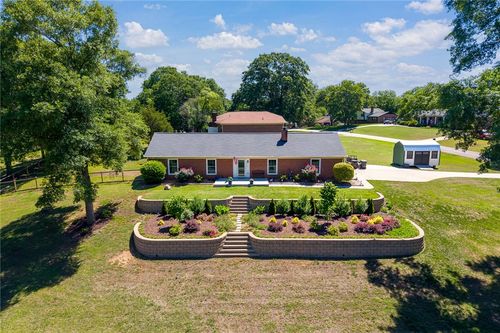 200 Lakewood Dr, Anderson, SC, 29621-2450 | Card Image