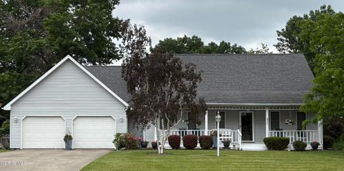 827 Inverness Dr, Defiance, OH, 43512-9190 | Card Image
