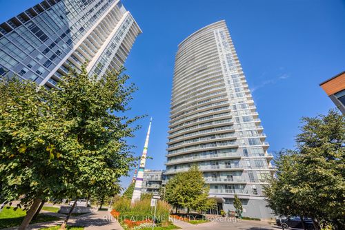 206-70 Forest Manor Road, North York, ON, M2J0A9 | Card Image