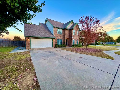 313 S 62nd St, Broken Arrow, OK, 74014-6935 | Card Image