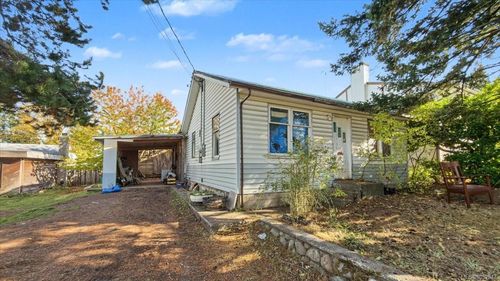 641 Dogwood St, Campbell River, BC, V9W2Y6 | Card Image