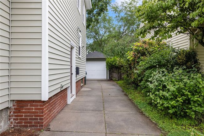 204 8 Th St, House other with 3 bedrooms, 2 bathrooms and 3 parking in Providence RI | Image 46
