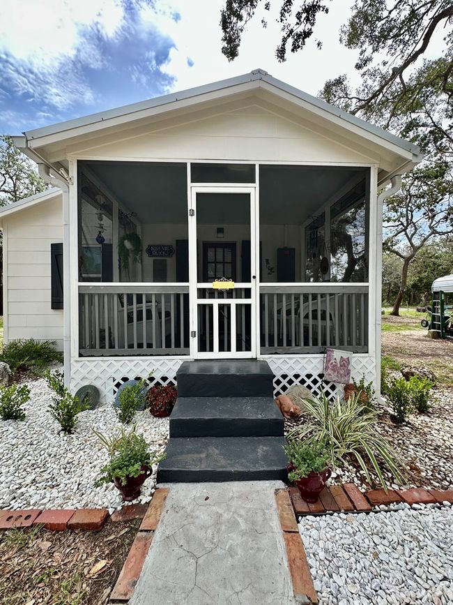12409 Live Oak St, House other with 2 bedrooms, 1 bathrooms and 1 parking in CEDAR KEY FL | Image 65