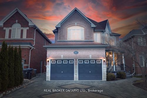 3277 Paul Henderson Dr, Mississauga, ON, L5M0H5 | Card Image