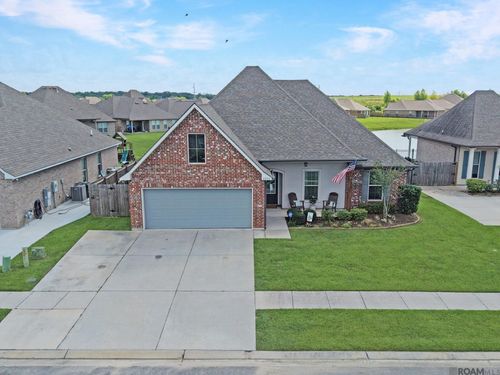 6272 Soaring Dr, Gonzales, LA, 70737-8641 | Card Image