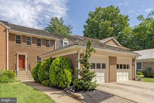 2906 Oakborough Sq, OAKTON, VA, 22124-1717 | Card Image
