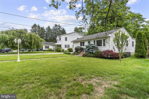 15 Renee Ct, LAWRENCE TOWNSHIP, NJ, 08648-3922 | Card Image