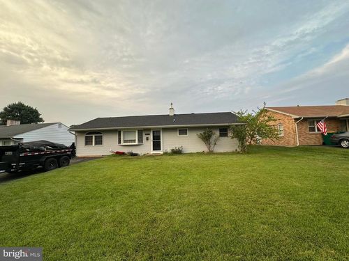 209 Yorkshire Rd, FAIRLESS HILLS, PA, 19030-3213 | Card Image