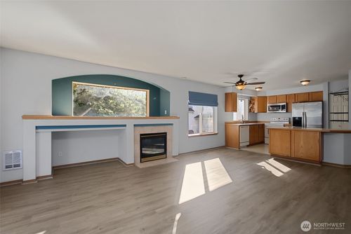 j204-8833 1st St Ne, Lake Stevens, WA, 98258-7381 | Card Image