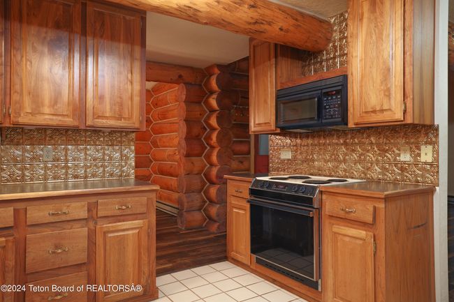 5 Black Bear Rd, House other with 5 bedrooms, 2 bathrooms and null parking in Pinedale WY | Image 17
