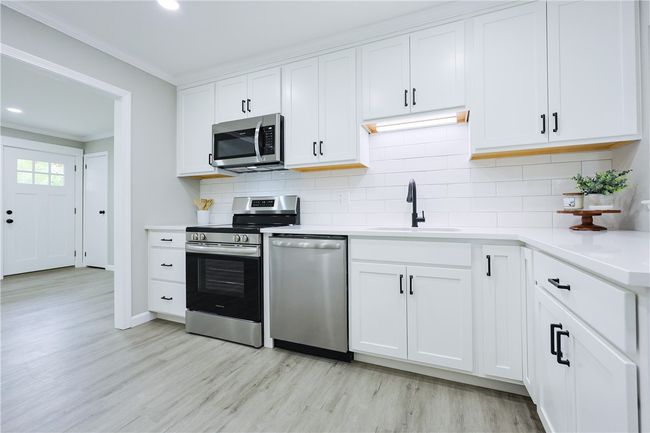 31 Forbes St, House other with 3 bedrooms, 1 bathrooms and 3 parking in Riverside RI | Image 11