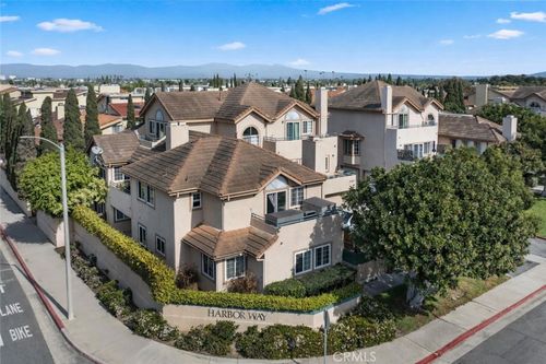 5021 Waverider Cir, Huntington Beach, CA, 92649-4071 | Card Image