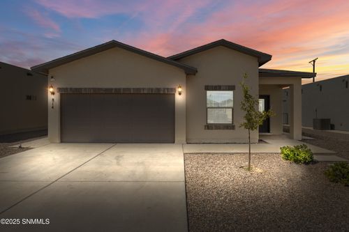 814 Magnolia Park St, Sunland Park, NM, 88008-9587 | Card Image