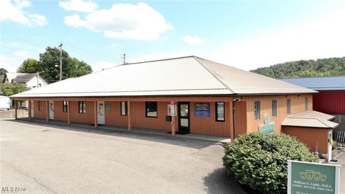 139 S Kennebec Ave, Mcconnelsville, OH, 43756-1211 | Card Image