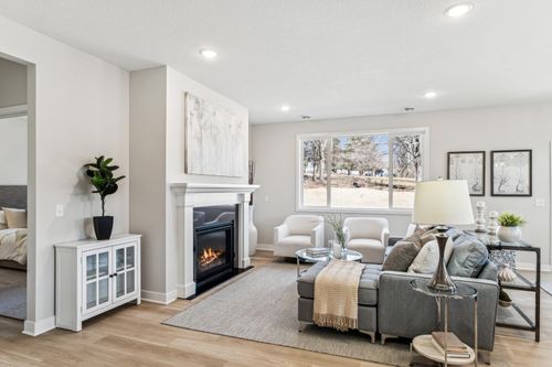 1105 Compton Ave, River Falls, WI, 54022-1103 | Card Image