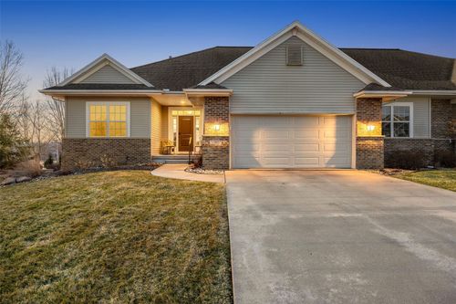5997 Meadow Grass Cir Se, Cedar Rapids, IA, 52403-7070 | Card Image
