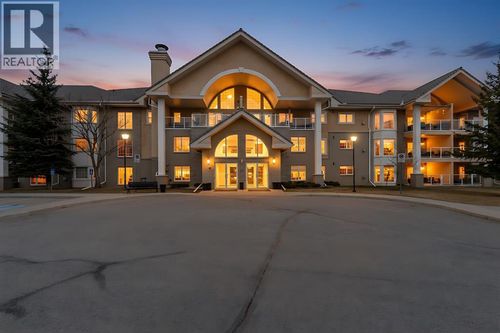 728 Country Hills Rd Nw, Calgary, AB, T3K5K8 | Card Image