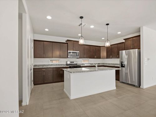 7911 S Walnutview Dr, Tucson, AZ, 85757-0236 | Card Image