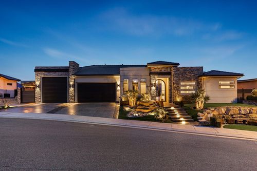 3022 W Sesia Way, St George, UT, 84770-1390 | Card Image